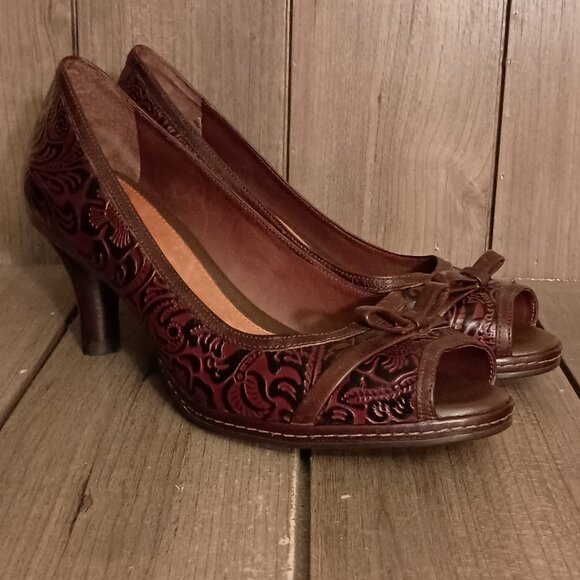 Nurture Sandee Peep Toe Brown Leather Embossed Heel Pumps Size 8M - Picture 1 of 16